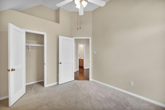 Building Photo - 6806 Thistle Hill Way