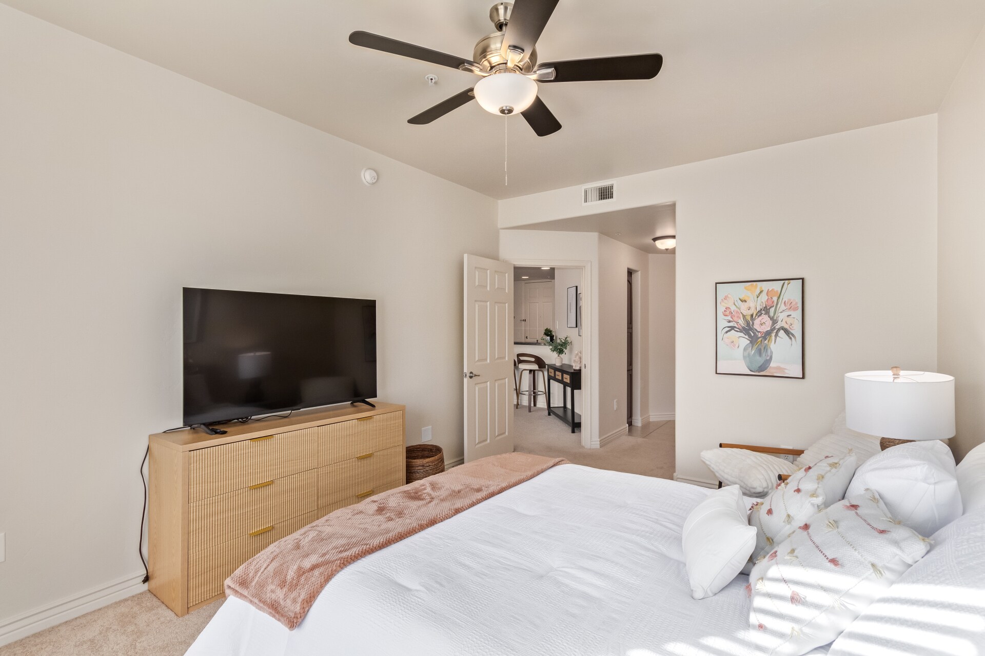 Building Photo - 5450 E Deer Valley Dr