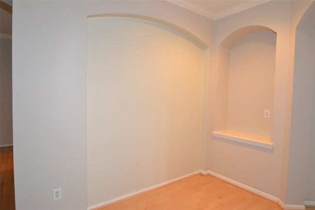 Building Photo - 15406 Amesbury Ln