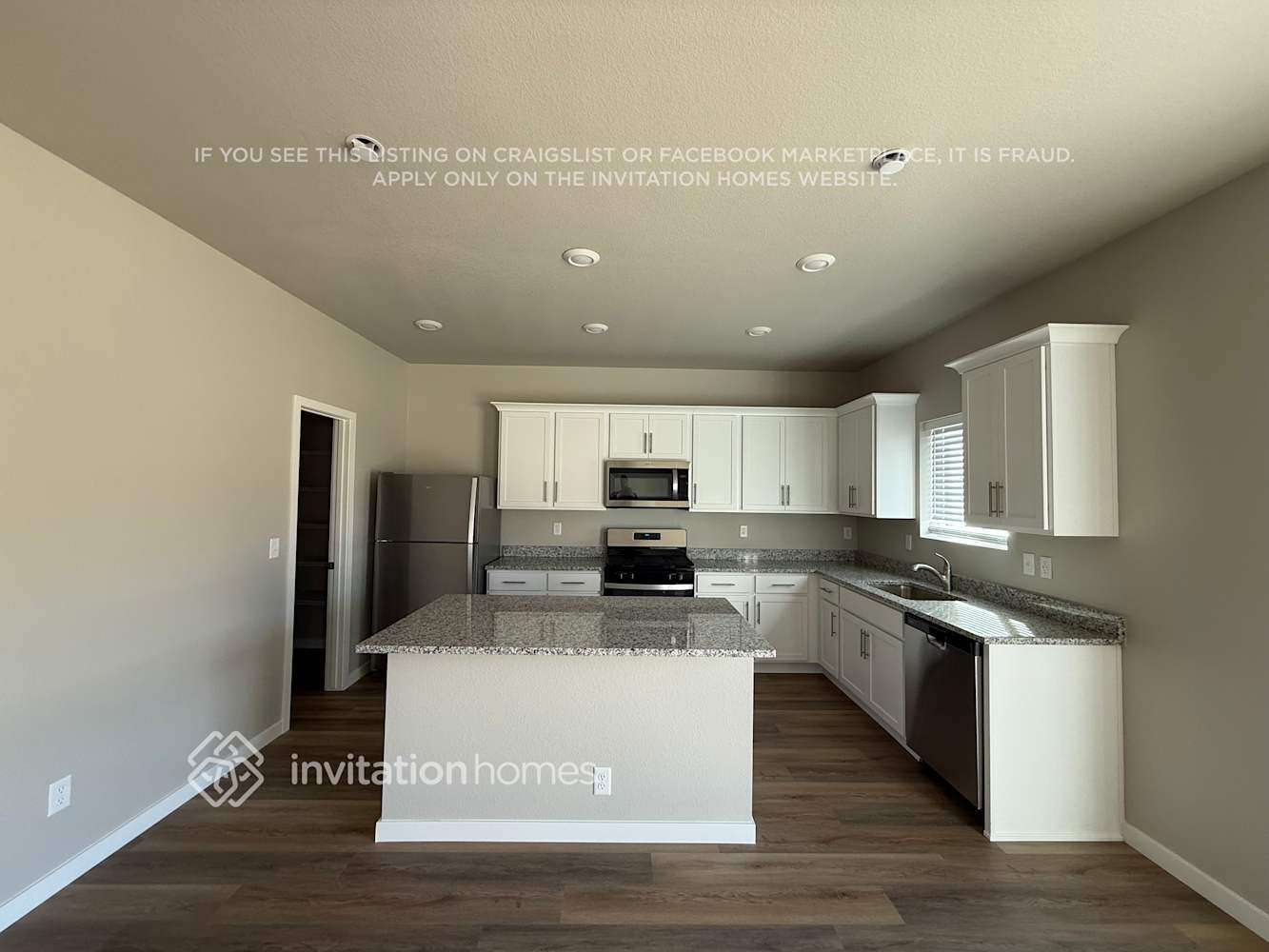 Building Photo - 957 Cascade Falls St