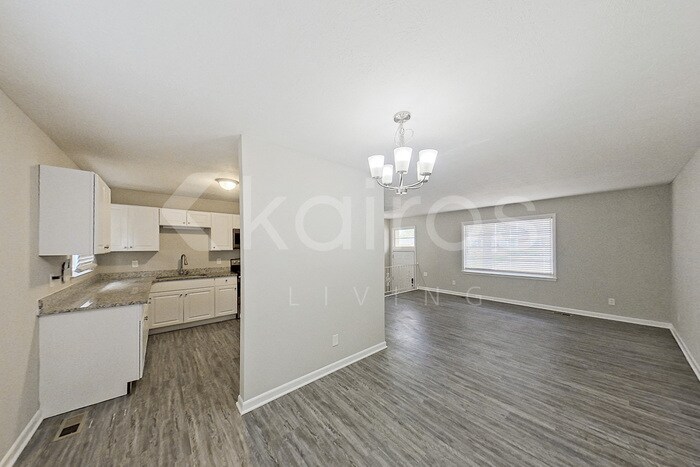 Building Photo - 6537 St Louis St