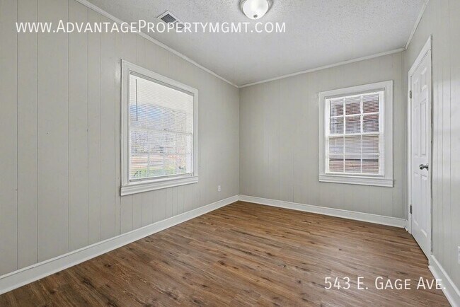Building Photo - 543 E Gage Ave