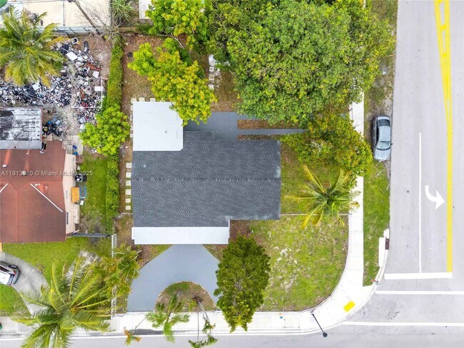 Building Photo - 1041 NW 199th St