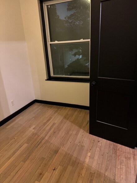 Building Photo - 2132 S Harding Ave