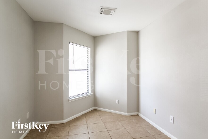 Building Photo - 2935 La Estancia Ln