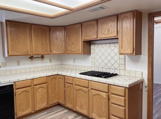 Building Photo - UPPER DESERT KNOLLS HOME