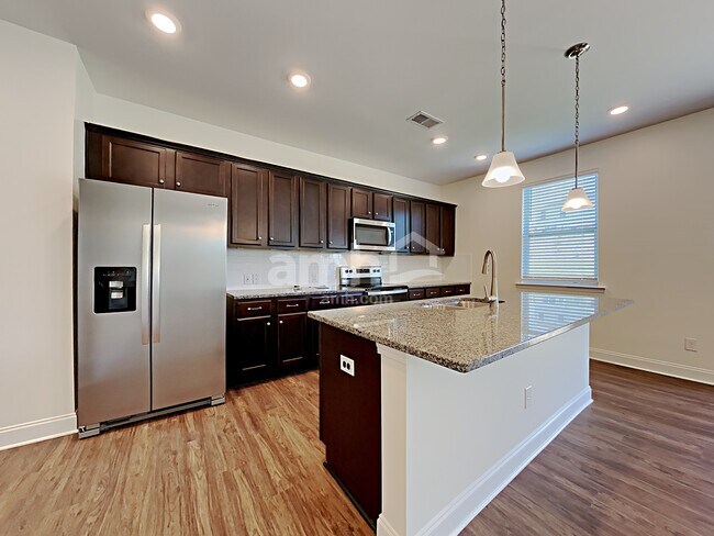 Building Photo - 161 Twin River Dr