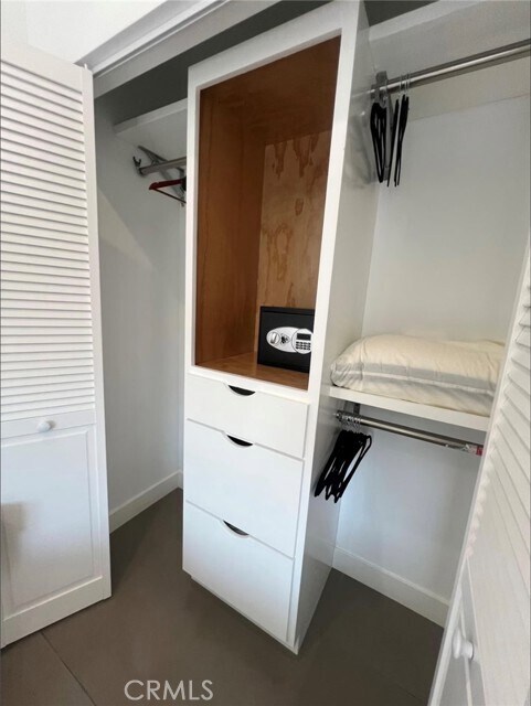 Building Photo - 181212 NAVY