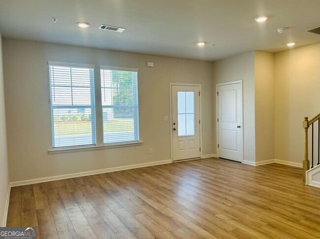 Building Photo - 140 Reese St