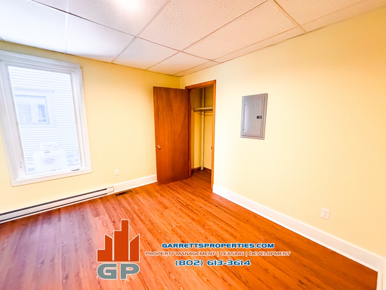 Building Photo - 36 Maple Ave