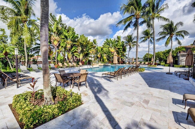 Building Photo - 3606 S Ocean Blvd