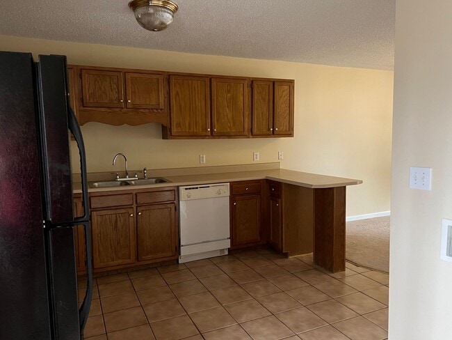 Building Photo - 2413 Louise St