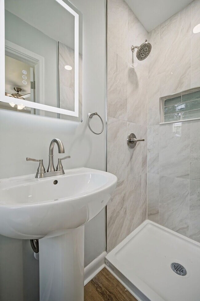 Building Photo - Recently Remodeled, Beautiful 3 Bedroom Home in Norfolk