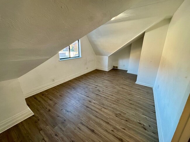 Building Photo - 2903 Stayton St