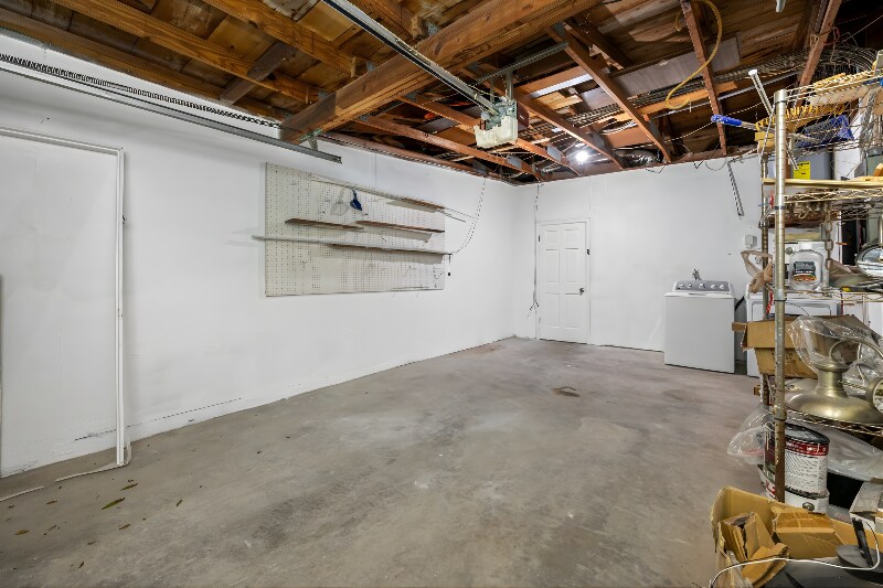 Building Photo - 1815 Apache Trail