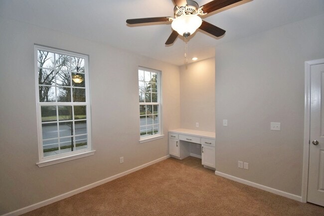 Building Photo - Gorgeous luxury 2BD/2.5BA M'boro townhome w/garage, washer/dryer, across from MTSU!