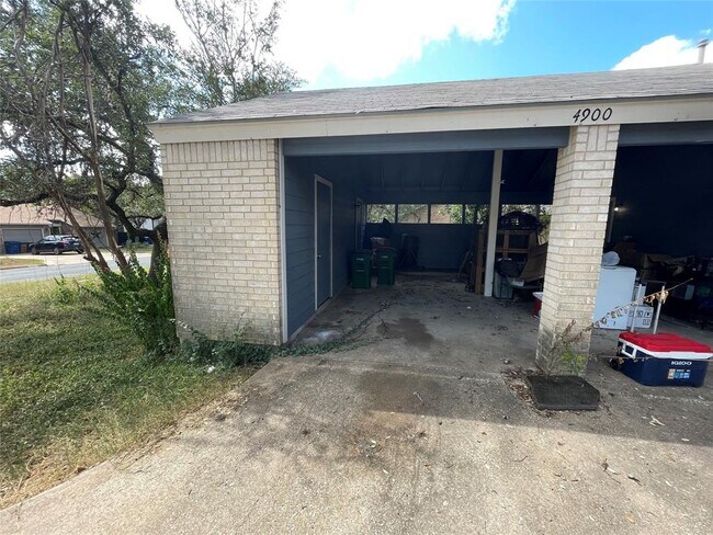 Building Photo - 4900 Cana Cove