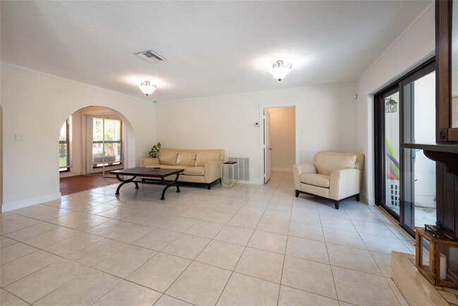 Building Photo - 3412 Leigh Rd