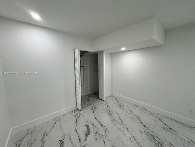 Building Photo - 11000 SW 47th Terrace