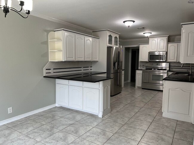 Building Photo - 2411 Clayton Ln