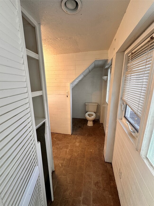 Building Photo - 3211 Keller St