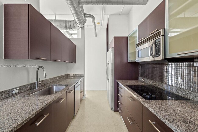 Building Photo - 3029 NE 188th St