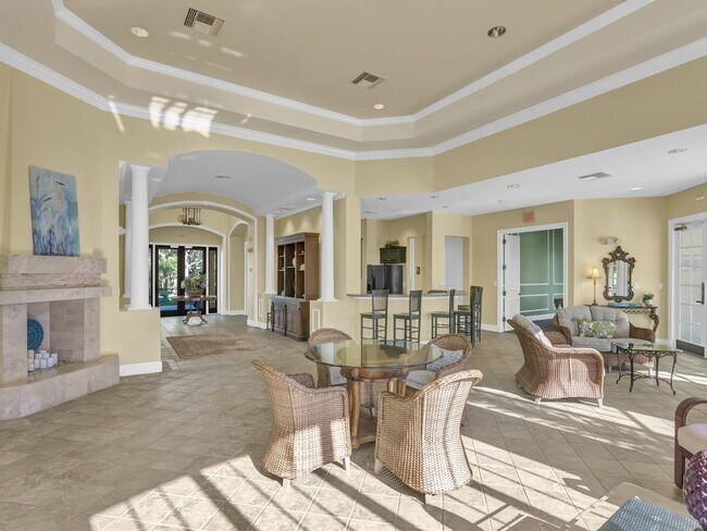 Building Photo - 5095 Fairways Cir