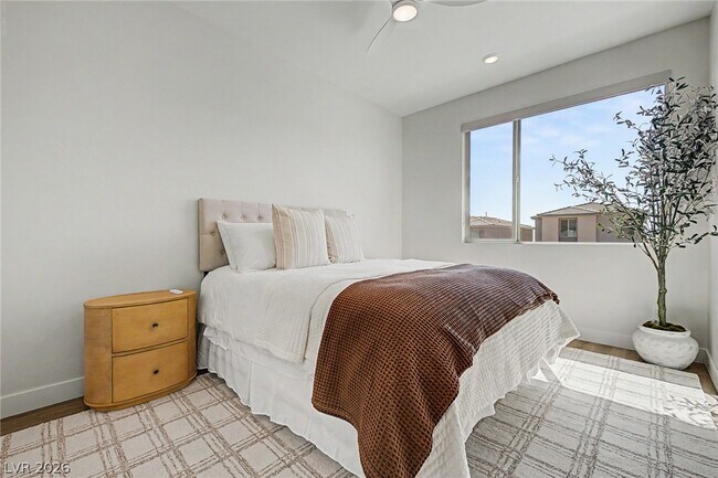 Building Photo - 1575 Crested Eagle St