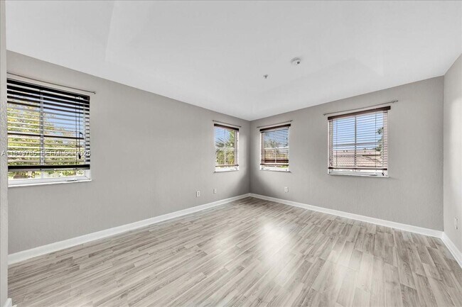 Building Photo - 4341 SW 160th Ave