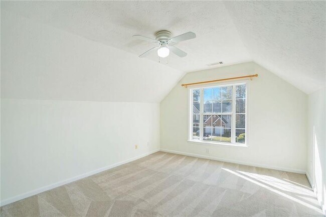 Building Photo - 2630 Highland Pass
