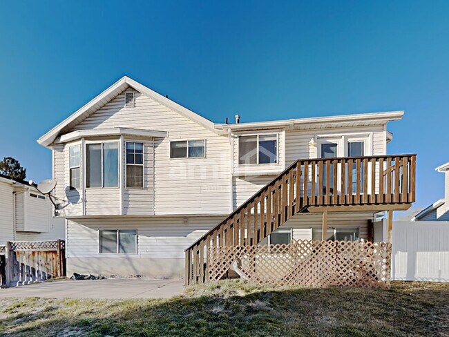 Building Photo - 1302 E 3125 N