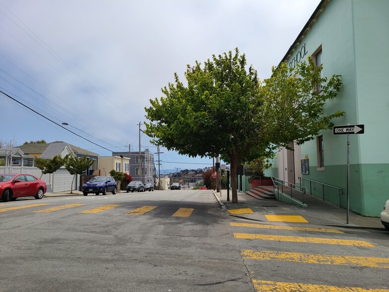 Bernal Heights - 530 Tompkins Ave