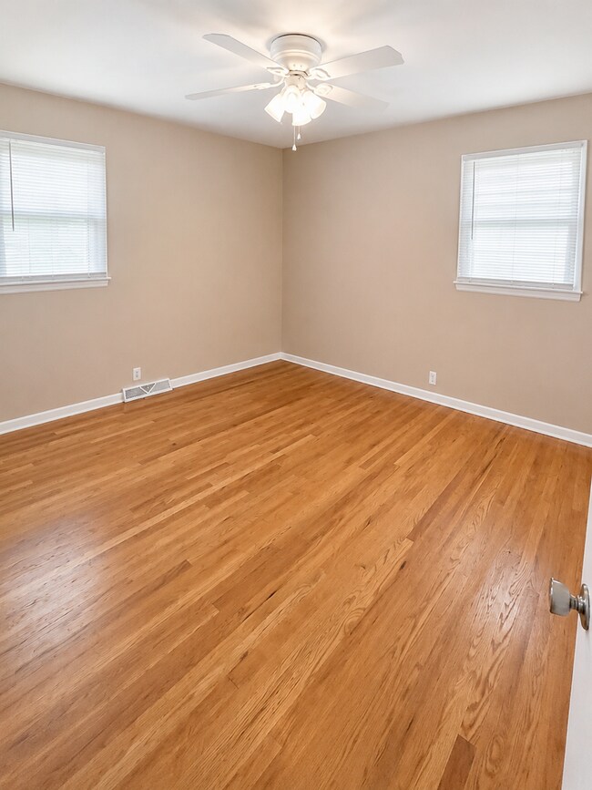 Building Photo - Bright 3-Bedroom Pet-Friendly Home with Garage in Algood