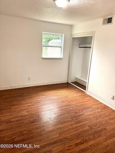 Building Photo - 2856 Beachwood Blvd