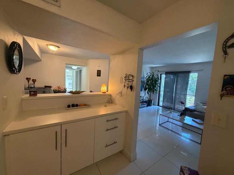 Building Photo - 468 NE 206th Ln