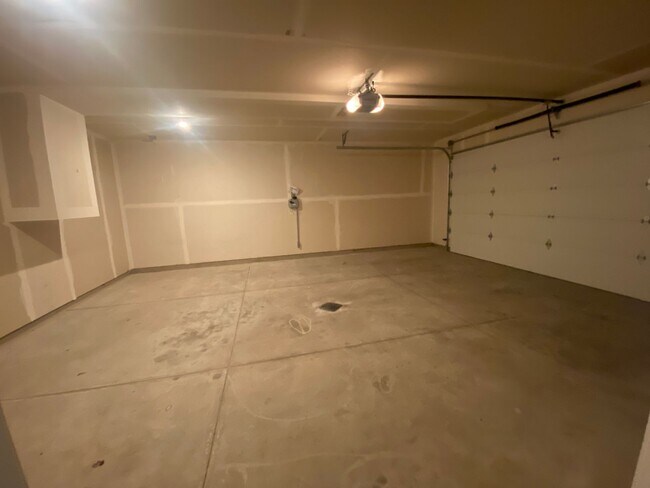 Building Photo - 3-Bed, 3-Bath Single Family Home in Moorhead!