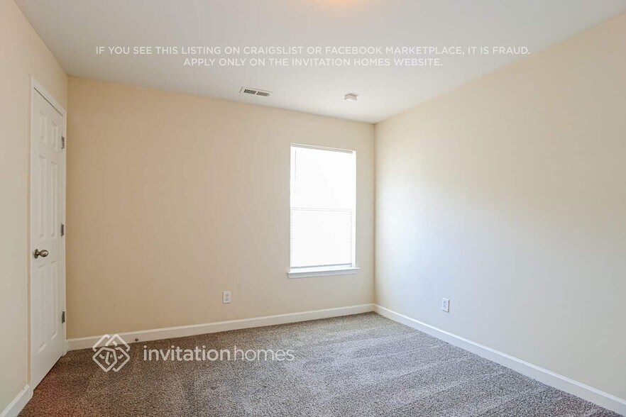 Building Photo - 305 Peachtree Rd