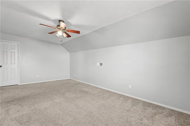 Building Photo - 3403 SW Victoria Pl