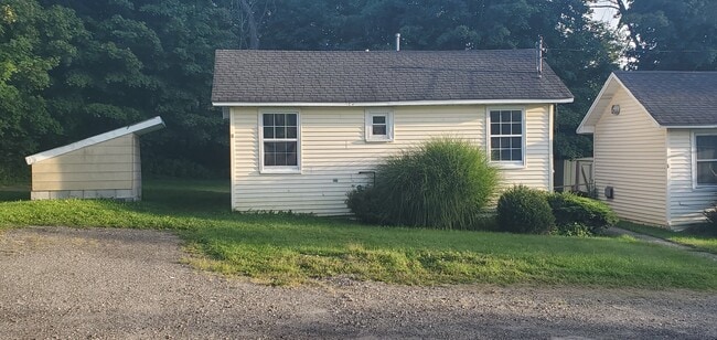 Building Photo - 16 Reigler Rd