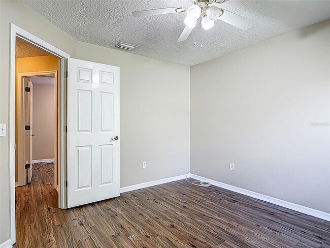 Building Photo - 4039 N Waterbridge Cir
