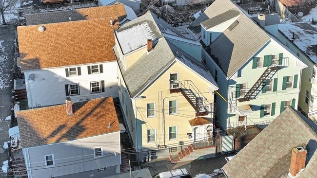 Building Photo - 77 Delano St