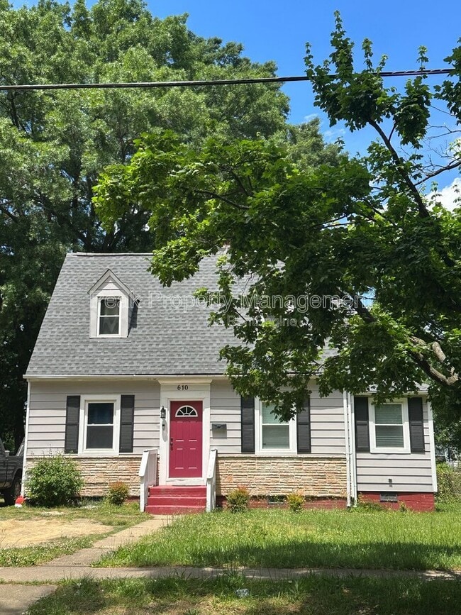 Building Photo - 610 Pensacola Ave