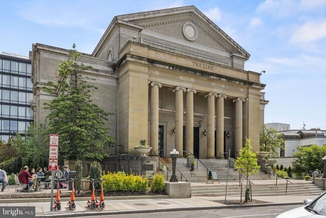 Building Photo - 2328 Champlain St NW