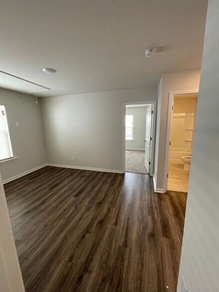 Building Photo - 2810 Aralynn Wy