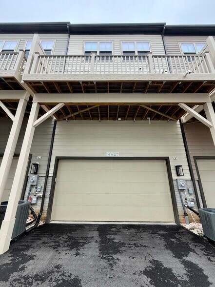 Building Photo - 14927 Swat St