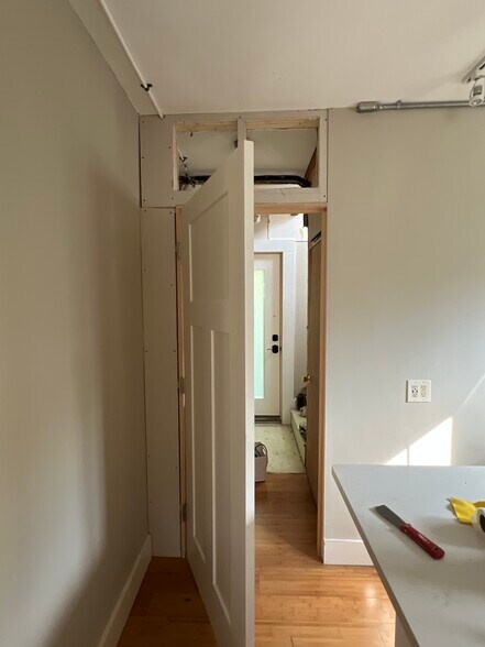 Building Photo - 18 Greenough Ave