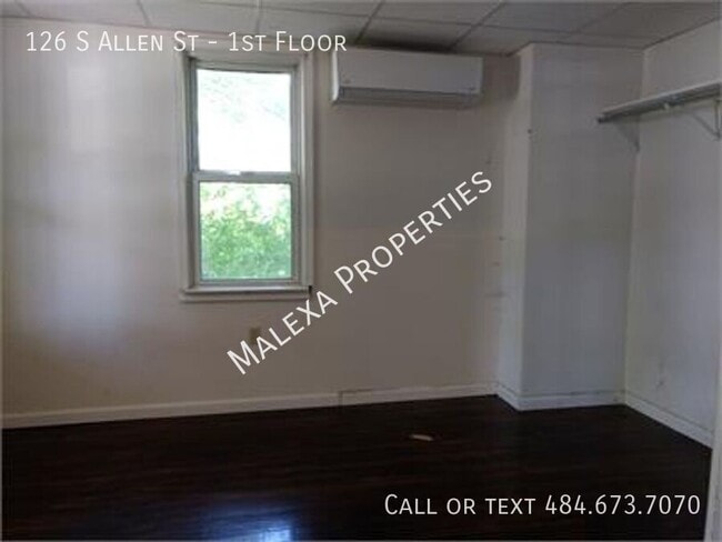 Building Photo - 126 Allen St
