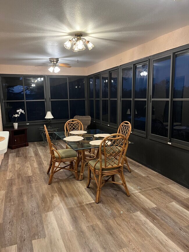 Building Photo - 3193 Desoto Dr