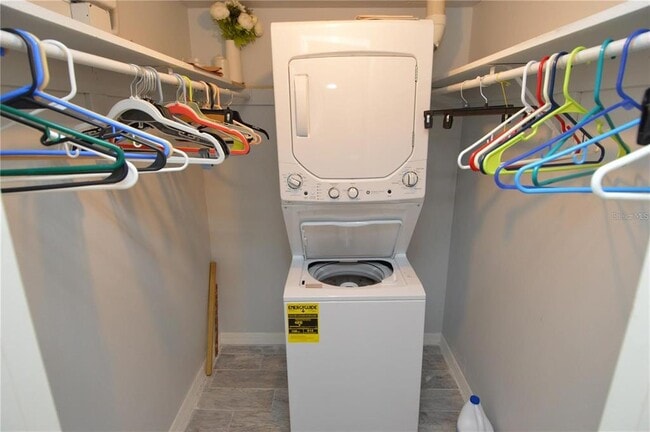 Building Photo - 3873 Pompano Dr SE