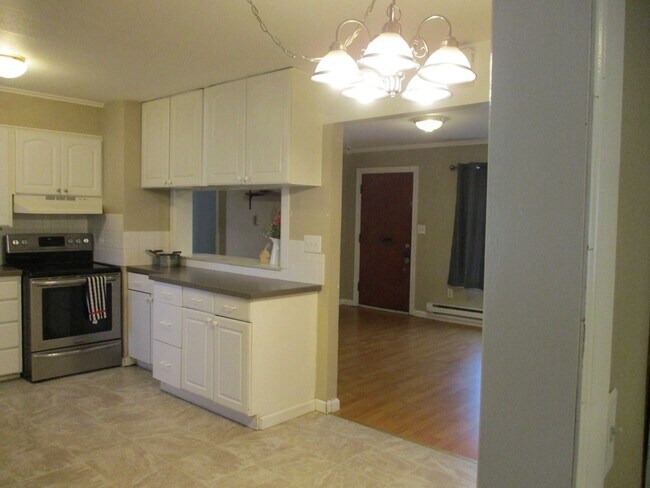 Building Photo - Adorable 3 Bedroom, 1 Bathroom Home in Tacoma